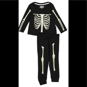 10 threads 2-pc skeleton sleep set or costume - Size 7 and 2T